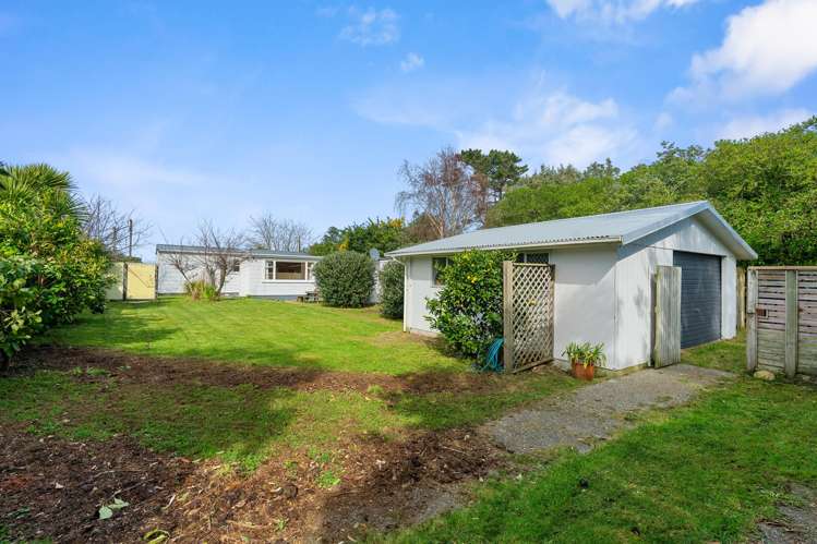 674 Waikawa Beach Road Waikawa Beach_20