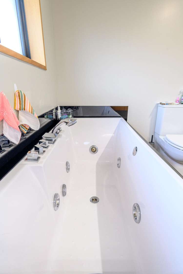 6 Robina Place Gore_16