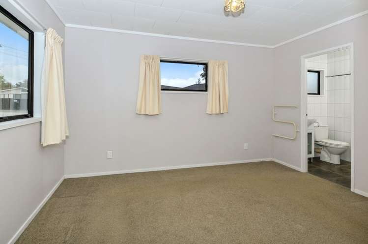 9 Duke Street Riverhead_10