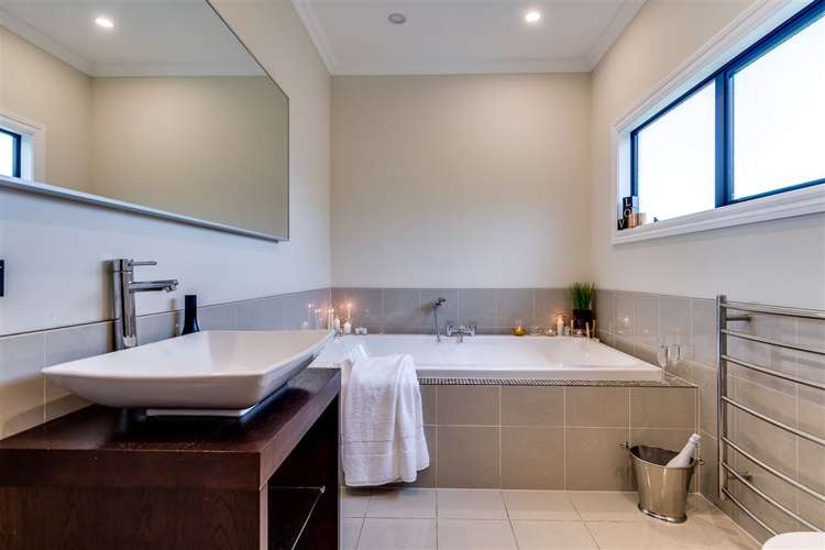 10 Outlook Terrace Taradale_17