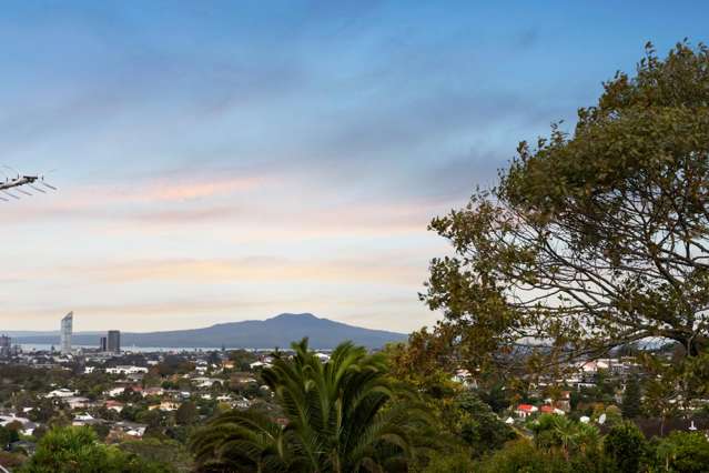 4 McDowell Crescent Hillcrest_1