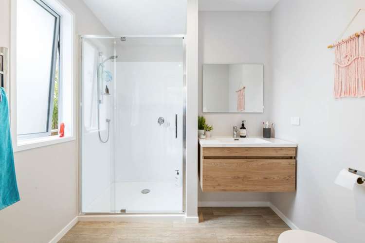 58 Brian Crescent Stanmore Bay_17