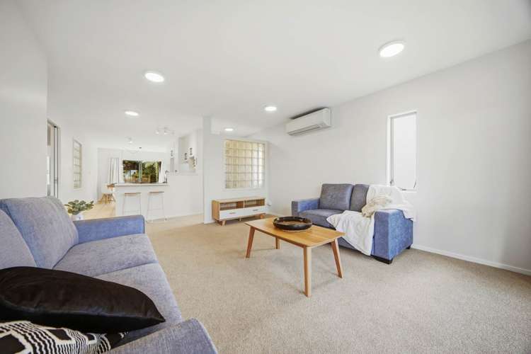 1d/221 Sunset Road Sunnynook_6