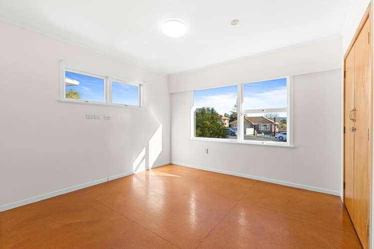 4257 Great North Road Glendene_20