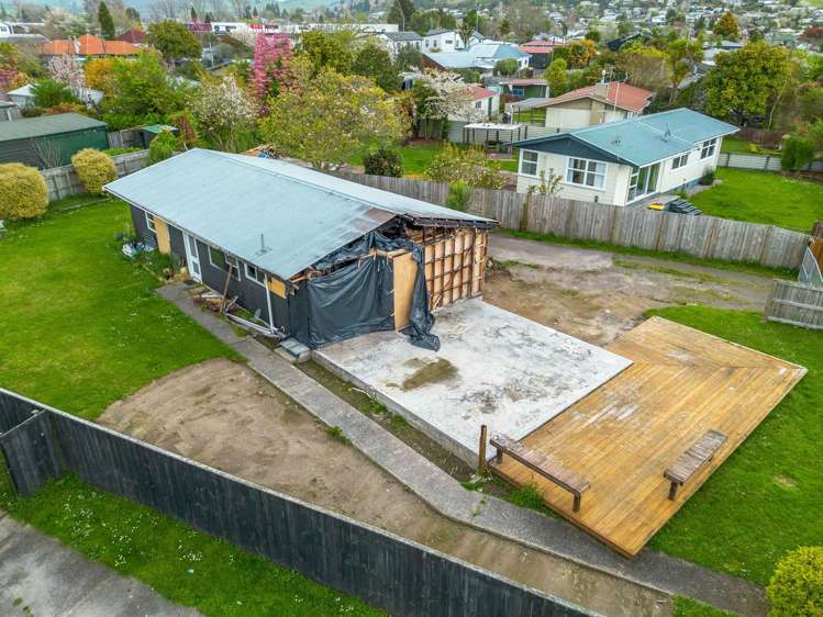 22 Fenruss Street Fairy Springs_14