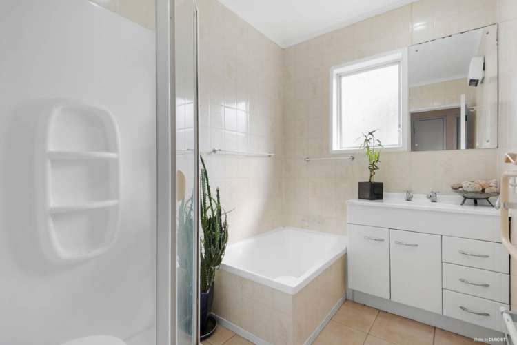 168 Edmonton Road Te Atatu South_6