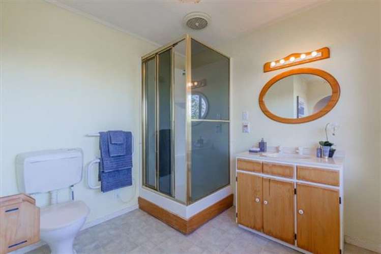 2 Eyre Street Henderson_10