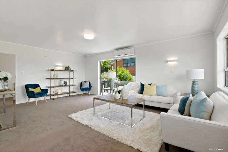 11 Nui Mana Place Te Atatu South_5