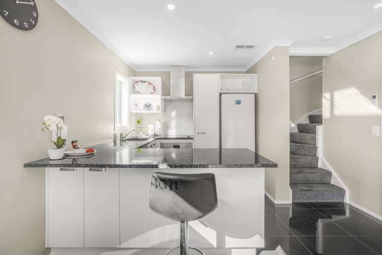 1/121 Muritai Road Eastbourne_6