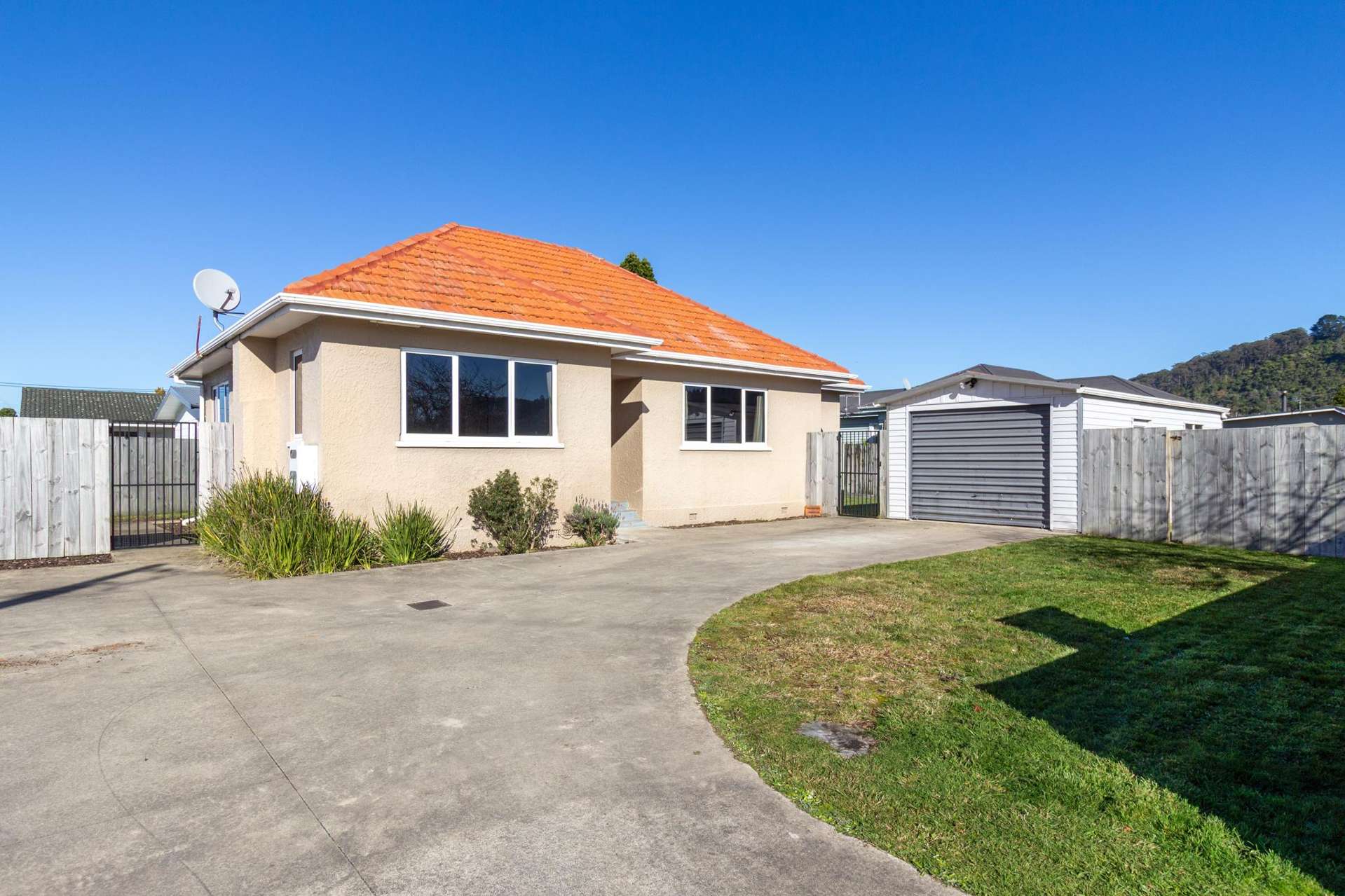 11 Cochrane Street Fairy Springs_0