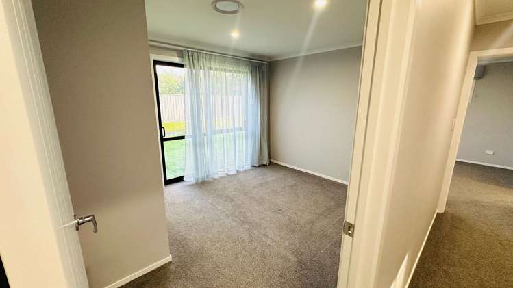 19 Dinneen Close Frimley_9