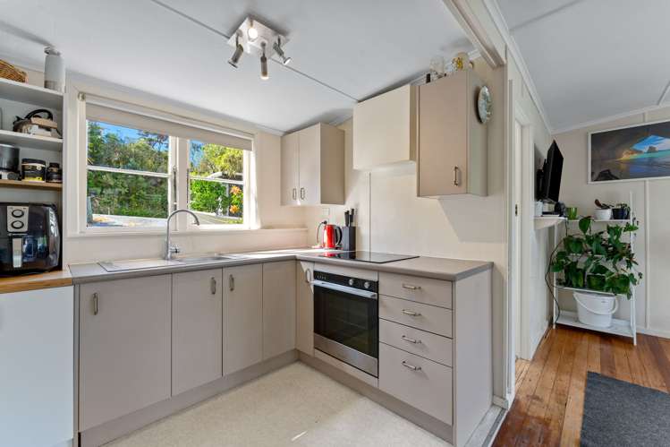 83 Leigh Road Leigh_7