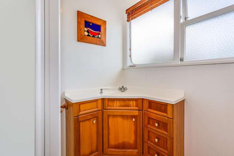 1 Julia Place Tawa_17