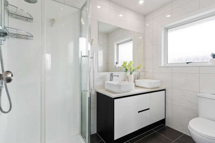 4 Haseler Crescent Mellons Bay_15