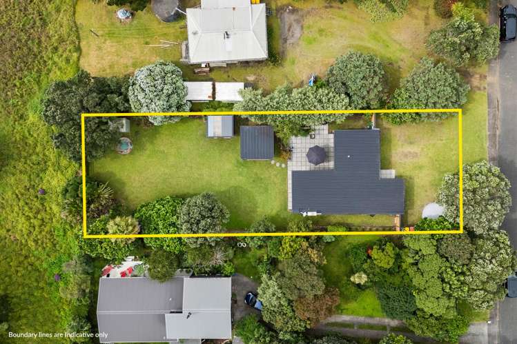 8 Erangi Place Bethells Beach_44