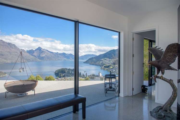 13 Vancouver Drive Queenstown_12