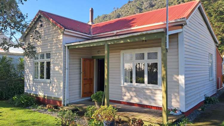84 Torea Street_0