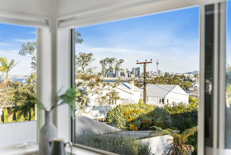 2/4 Bruce Street Northcote Point_1