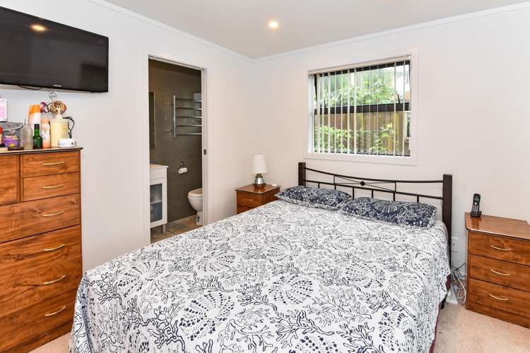 3 Mataura Place Clover Park_16