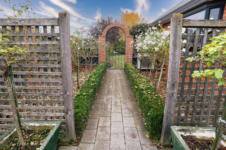 24 Falcon Drive Allenton_7