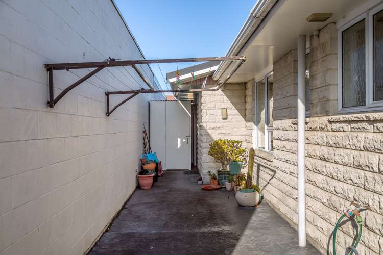 1a Miller Place Lyall Bay_16