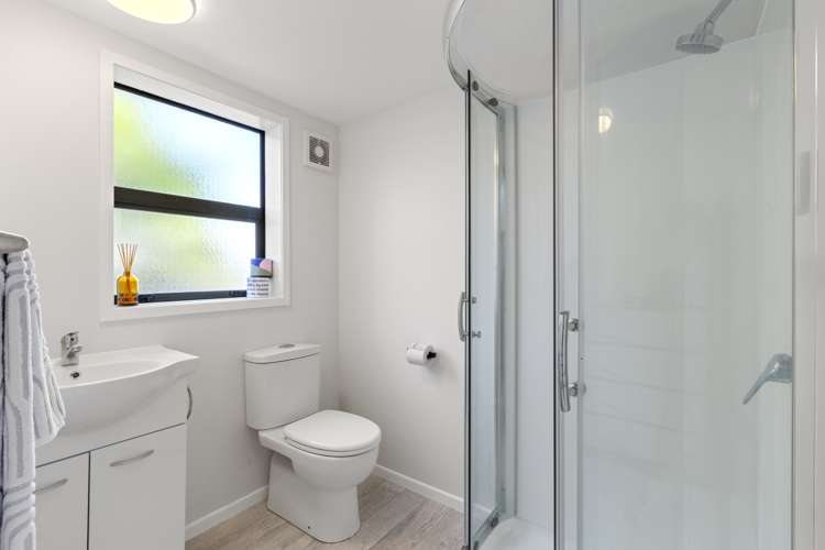 1 Lily Street Raglan_33