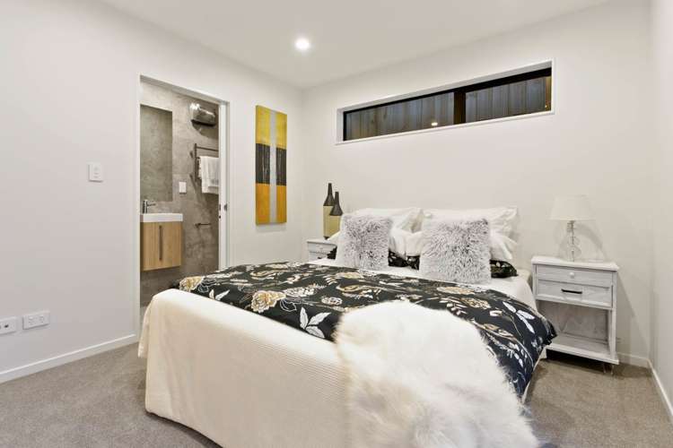 1b Valron Road Te Atatu South_12