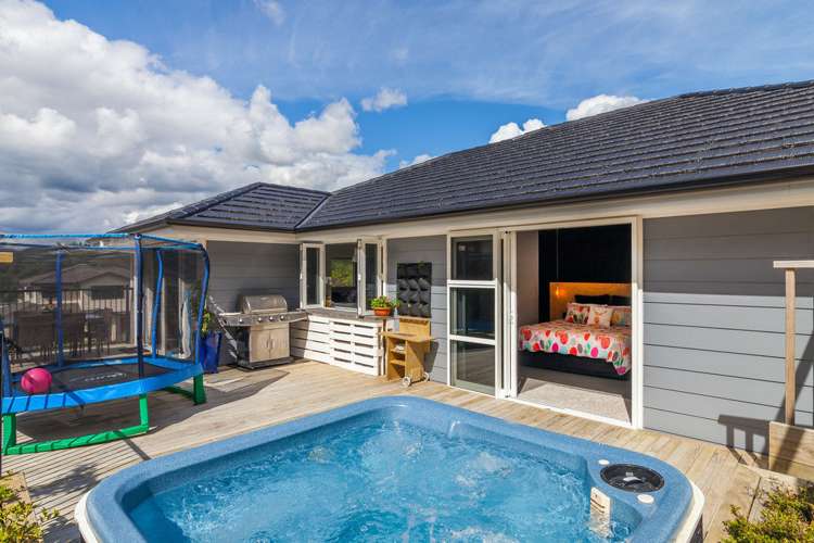 32 King Charles Drive Kingsley Heights_1