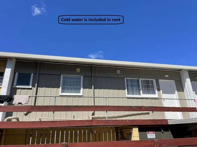 Upper floor 1 bedroom home ! Water included an...