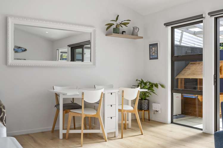 2/10 Ewen Alison Avenue Devonport_11