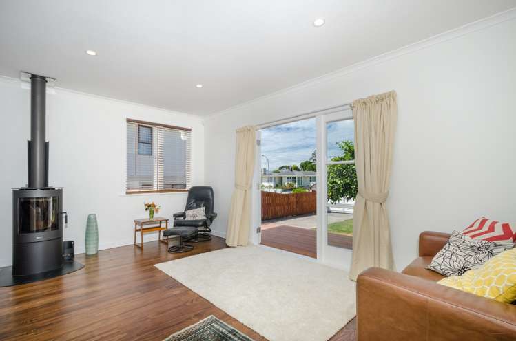 20 Tamariki Avenue Kelston_10