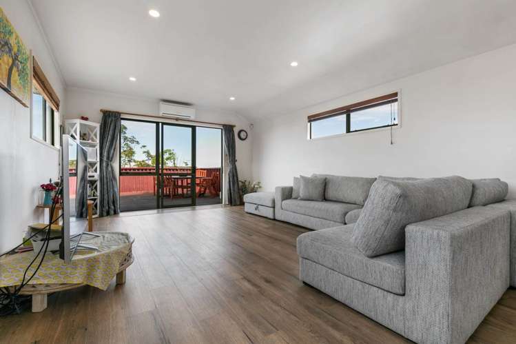 2/267 Glenfield Road Hillcrest_2