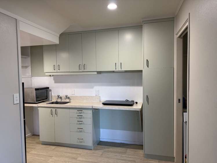 16B Hubert Henderson Place Remuera_1