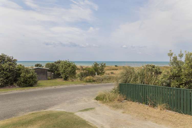 86 Akitio Esplanade Pongaroa_12