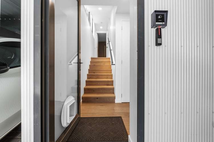 82 Fisher-Point Drive Auckland Central_16