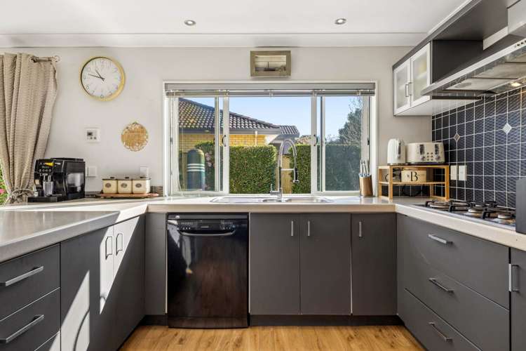 39 Stranraer Crescent Wattle Downs_7