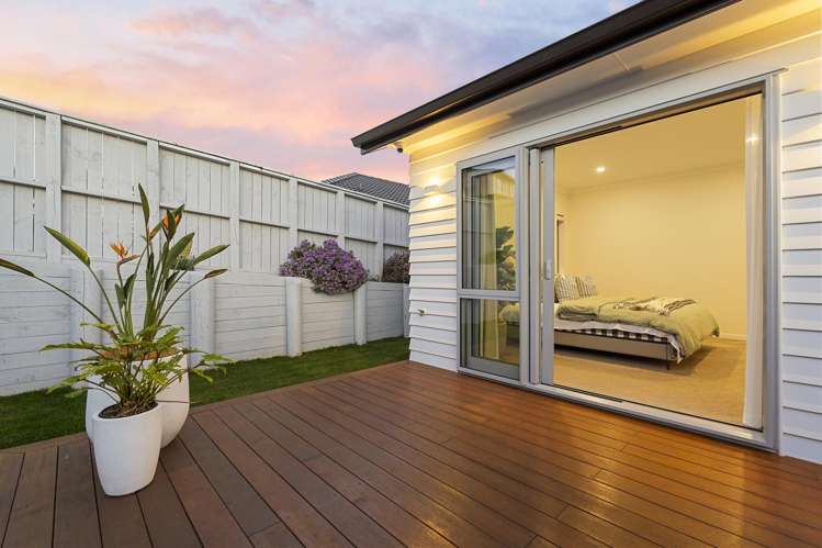 19 & 19A Surf View Crescent Red Beach_25