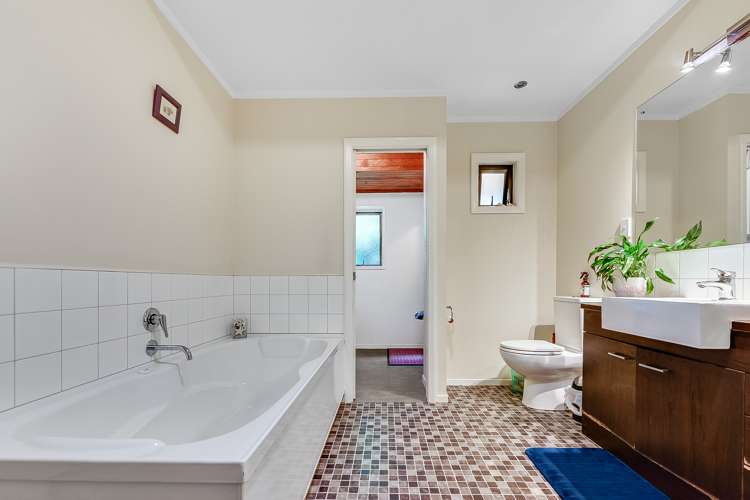 100 Albert Street Hamilton East_17