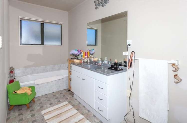 207b The Square Whangamata_8