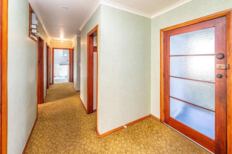 10 Churchill Crescent Tawhero_10