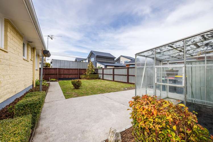 2/4 Apollo Place Papanui_13
