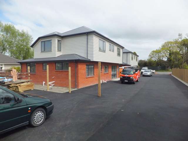 R3/76A Peer St Ilam_1