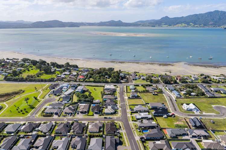 12 Kahukaka Road One Tree Point_38