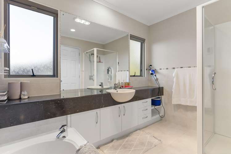 53 Chateau Rise Flat Bush_12