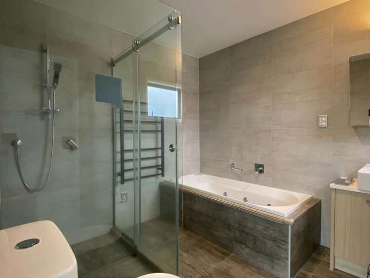 22 Hirimate Place Flat Bush_9