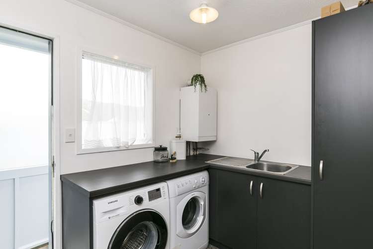 6 John Witton Drive Crofton Downs_12