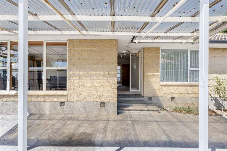 8 Davidson Crescent Hornby_20