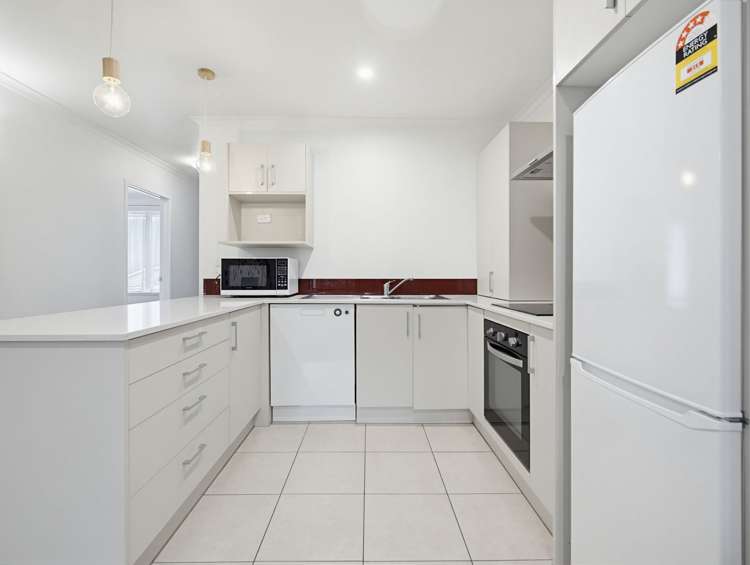 4/240 Old Farm Road Hillcrest_4