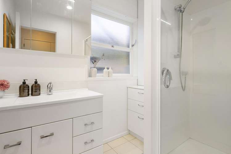 4/198 Hurstmere Road Takapuna_15