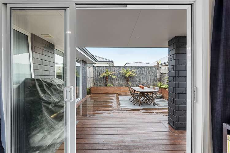 6 Catalina Crescent Burleigh_16